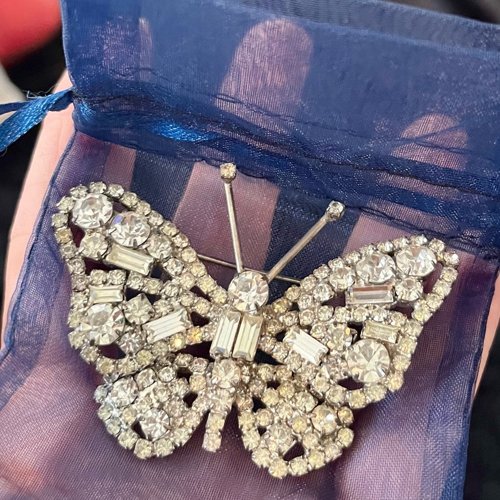 Sparkling Crystal Butterfly Brooch - Picture 2 of 3